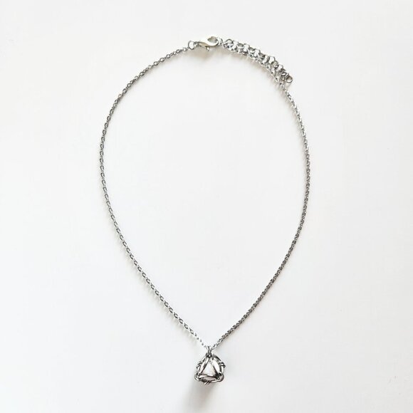Vintage elegant silver pearl necklace with a delicate chain - Picture 4 of 6